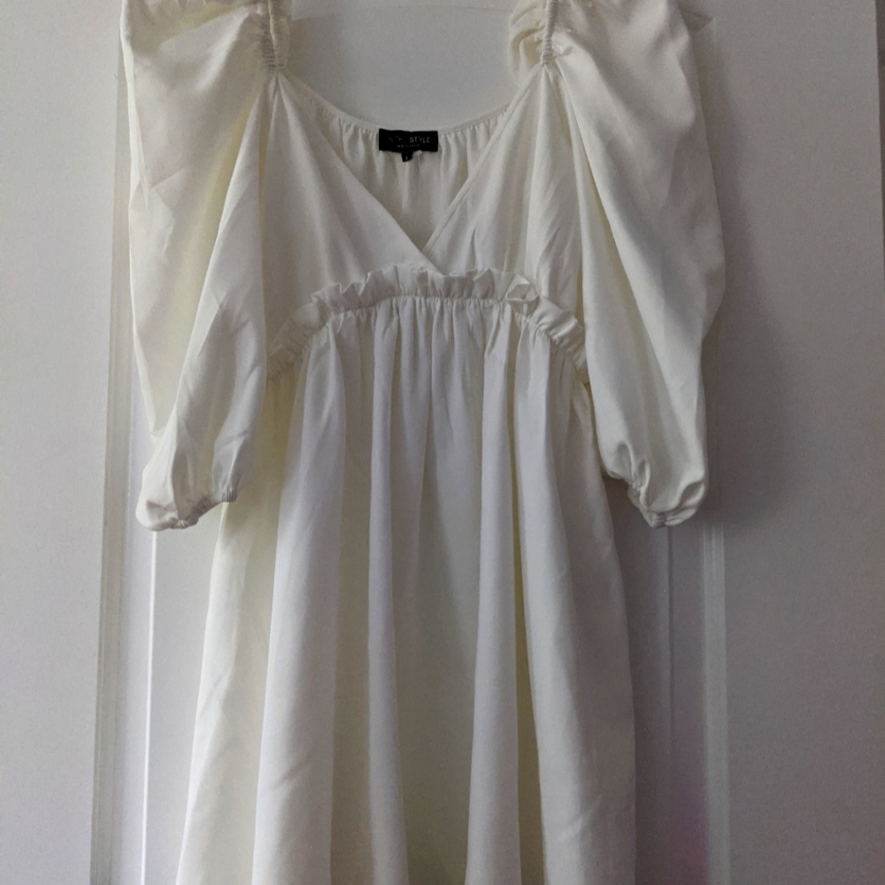 Off White Lorna Luxe In the Style Knee Length Puff Sleeve Size 4 Dress